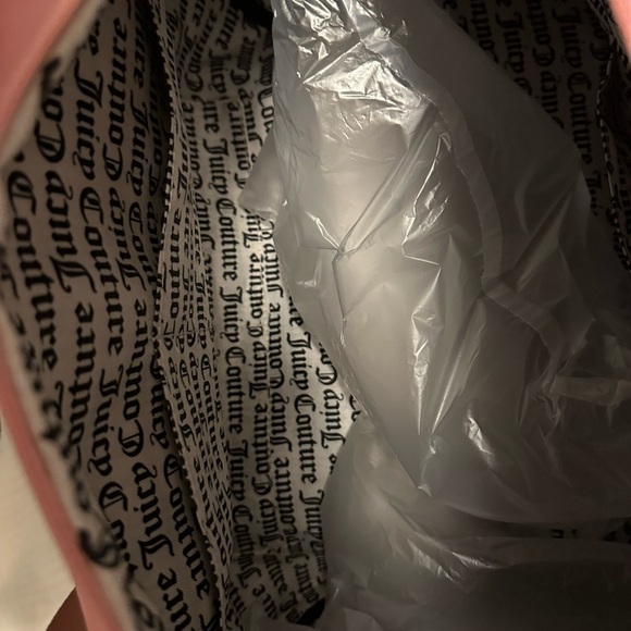 JUICY COUTURE Pink Logo
Embossed Shout Out Large - Picture 6 of 10